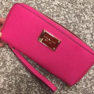 Michael Kors Wristlet wallet